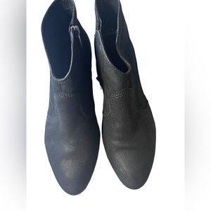 Vince Camuto Black Nubuck Leather Booties Sz 8